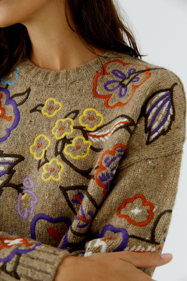 Pull avec motifs brodés